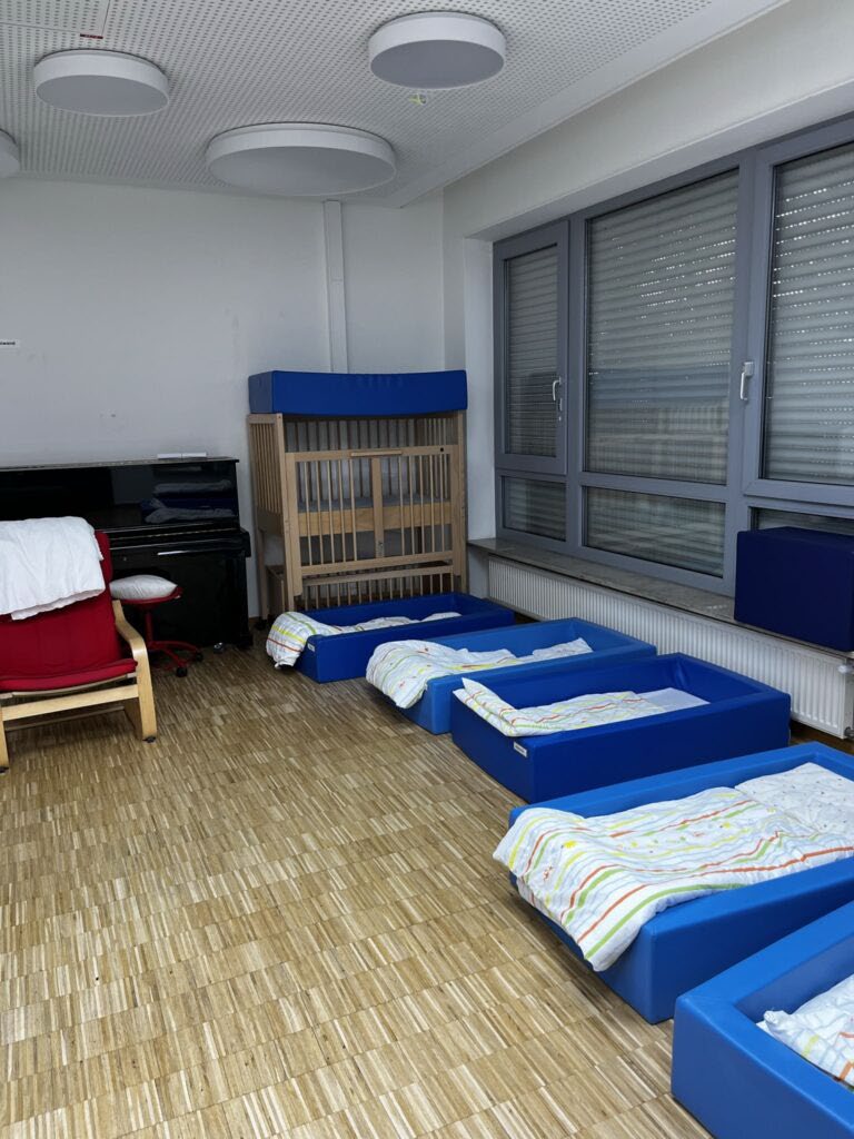 Abbildung 2 Rechter Blick auf fiktiven Schlafraum.